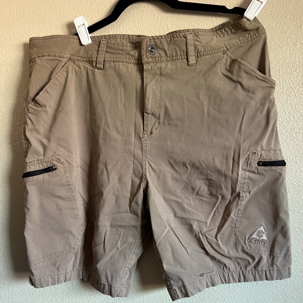 Gerry Tan Shorts size 40